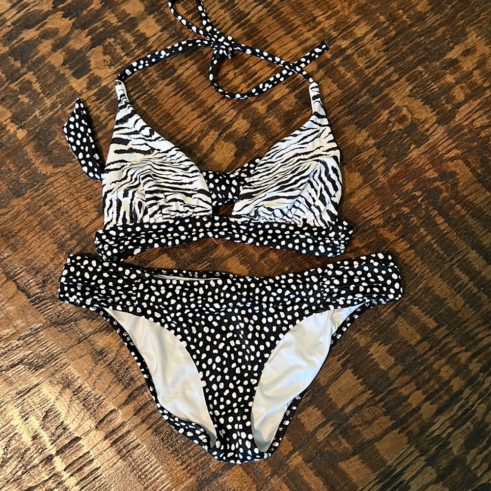 Victoria’s Secret bikini